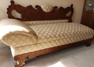 Victorian fainting couch